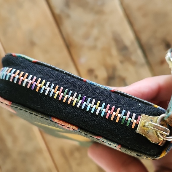 Y2K Dooney & Bourke Heart Pattern Wallet - Picture 7 of 10